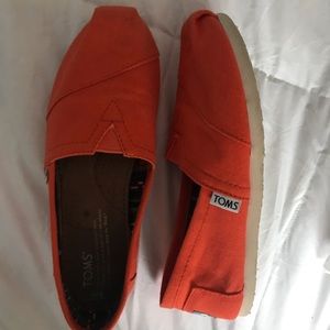 Orange Toms